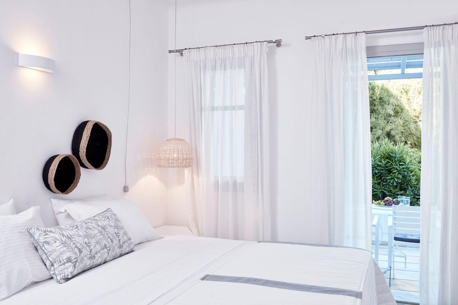 Mr. And Mrs. White Paros - Small Luxury Hotels Of The World Exterior photo